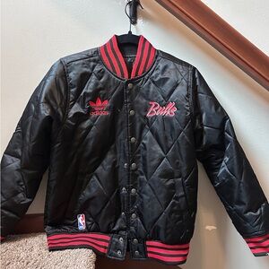 NWOT Chicago Bulls Adidas Black Quilted Jacket with Red Logo